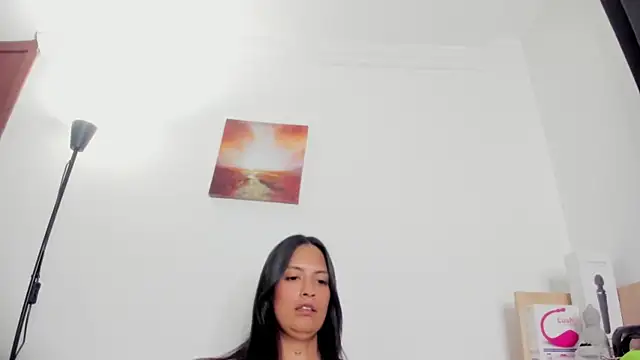 nia  white online show from April 2026 01:18:01 AM