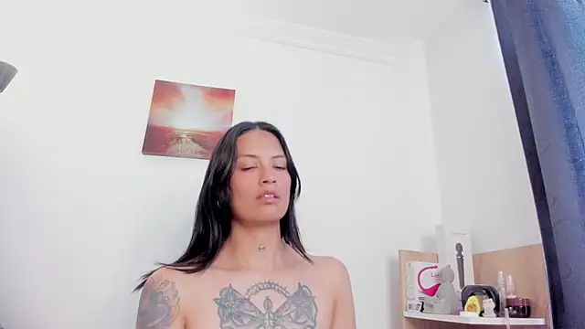 nia  white online show from September 2025 05:24:01 PM