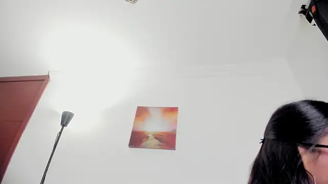 nia  white online show from April 2026 01:24:02 AM