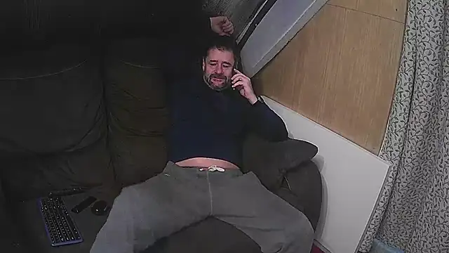 Snapshot of rob2810 chatting on February 2025 09:04:01 PM rob2810 online show from February 2025 09:04:01 PM