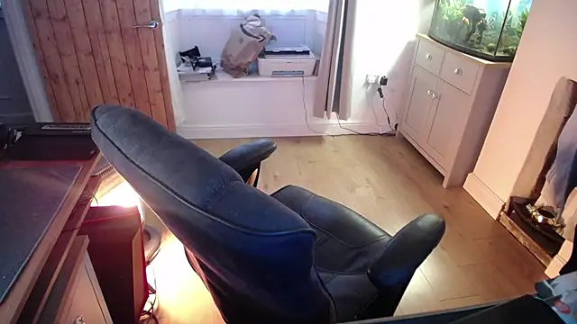 Snapshot of rob2810 chatting on November 2025 08:29:02 AM rob2810 online show from November 2025 08:29:02 AM