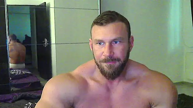 muscularkevin online show from May 2026 01:46:02 PM