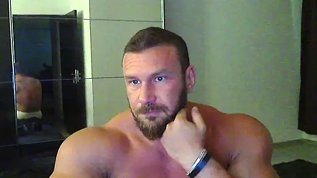 muscularkevin online show from June 2026 04:06:01 PM