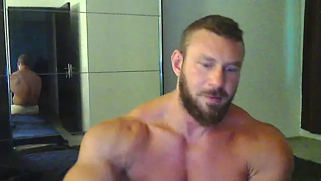 Snapshot of muscularkevin chatting on June 2026 03:28:02 AM muscularkevin online show from June 2026 03:28:02 AM