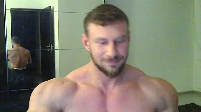 Snapshot of muscularkevin chatting on December 2024 02:33:01 PM muscularkevin online show from December 2024 02:33:01 PM