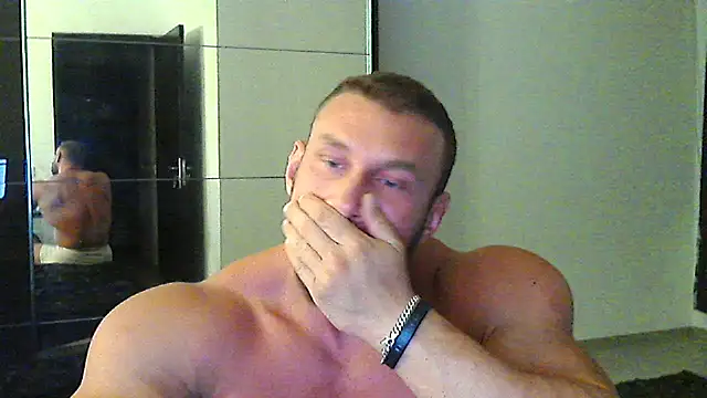 Snapshot of muscularkevin chatting on September 2025 06:29:02 PM muscularkevin online show from September 2025 06:29:02 PM