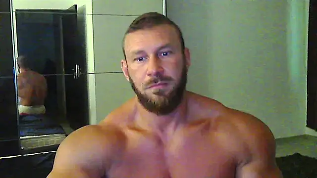 Snapshot of muscularkevin chatting on June 2026 03:34:02 AM muscularkevin online show from June 2026 03:34:02 AM