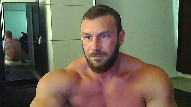 muscularkevin online show from June 2026 01:05:02 PM