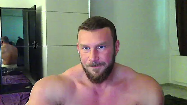 muscularkevin online show from April 2026 01:24:02 PM