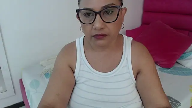 Snapshot of Katha_Marck chatting on May 2026 12:24:01 PM Katha Marck online show from May 2026 12:24:01 PM