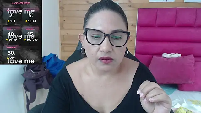 Snapshot of Katha_Marck chatting on March 2025 02:58:02 PM Katha Marck online show from March 2025 02:58:02 PM