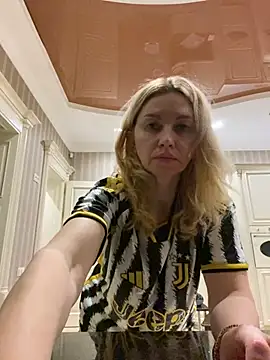 Amazoniiaa online show from March 2025 03:29:01 PM