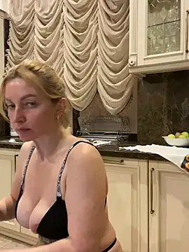 Amazoniiaa online show from March 2025 06:46:01 PM