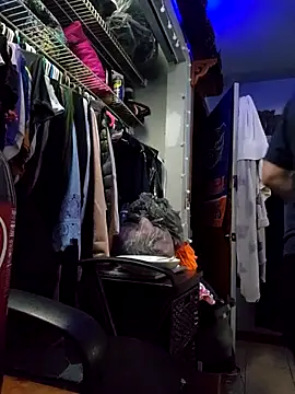 Hotredheadandtoungelasher online show from January 2026 10:43:02 AM