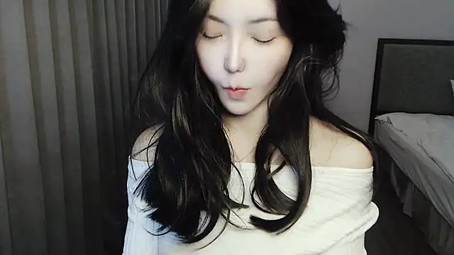 TBgril online show from February 2026 11:54:01 AM