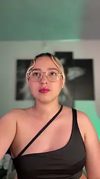 Irisweet  online show from February 2026 10:16:01 PM