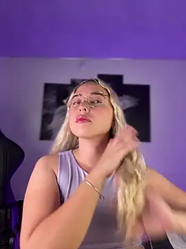 Irisweet  online show from November 2025 10:43:02 PM