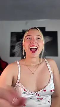 Irisweet  online show from December 2025 02:52:01 PM