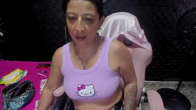 Snapshot of mature_sexi40 chatting on February 2026 11:52:01 AM mature sexi40 online show from February 2026 11:52:01 AM