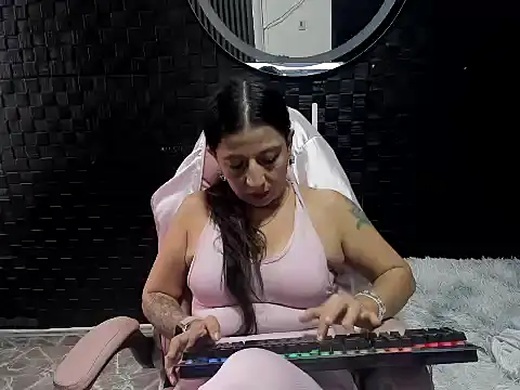 Snapshot of mature_sexi40 chatting on November 2025 12:20:01 PM mature sexi40 online show from November 2025 12:20:01 PM