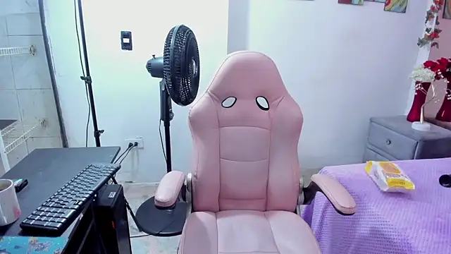 Snapshot of mature_sexi40 chatting on February 2026 02:57:02 PM mature sexi40 online show from February 2026 02:57:02 PM