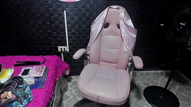 Snapshot of mature_sexi40 chatting on February 2026 01:06:02 AM mature sexi40 online show from February 2026 01:06:02 AM