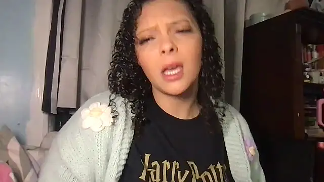 LuLuValenttine101 online show from March 2026 10:29:02 AM