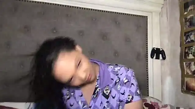 LuLuValenttine101 online show from April 2026 01:15:01 PM