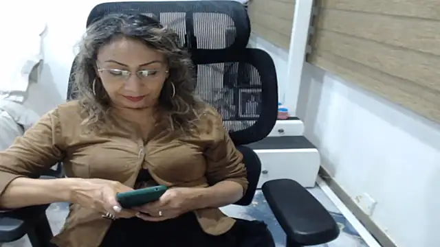 jesy hot online show from May 2026 11:30:02 PM
