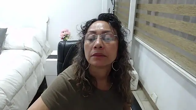 jesy hot online show from November 2025 10:30:01 PM