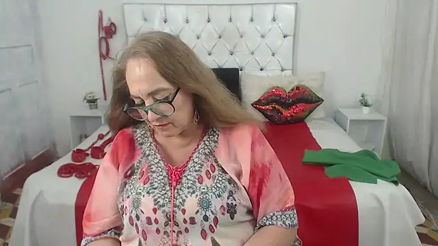 Snapshot of Sweetbigcatt chatting on June 2026 02:20:02 AM Sweetbigcatt online show from June 2026 02:20:02 AM