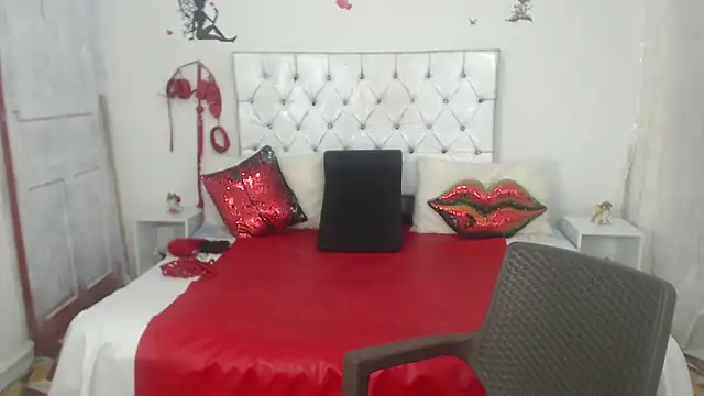 Sweetbigcatt online show from April 2026 04:49:01 AM