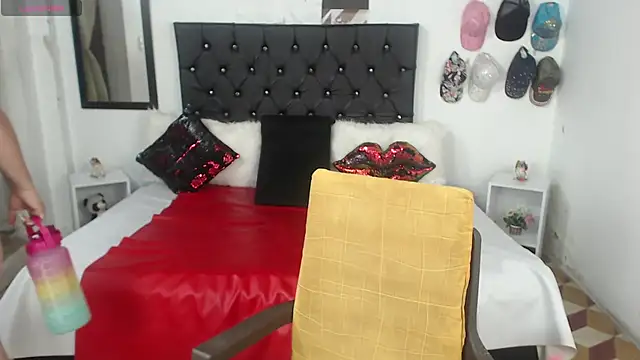 Snapshot of Sweetbigcatt chatting on March 2025 09:49:01 AM Sweetbigcatt online show from March 2025 09:49:01 AM