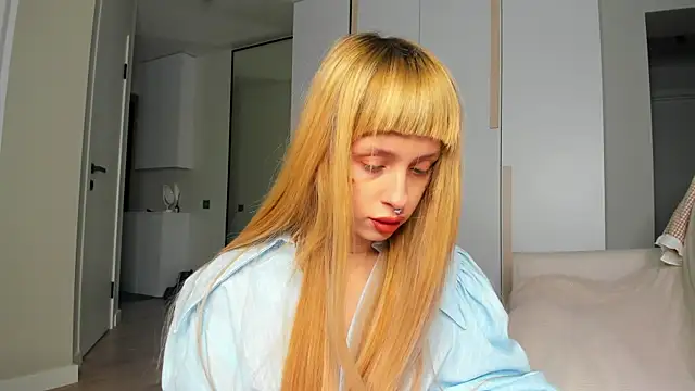 FlowerOfSin2001 online show from April 2026 05:43:01 PM