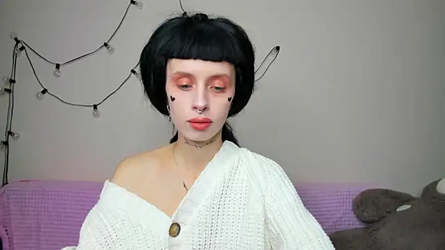 FlowerOfSin2001 online show from October 2025 02:51:02 PM