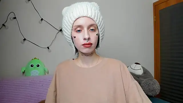 FlowerOfSin2001 online show from October 2025 04:19:02 PM