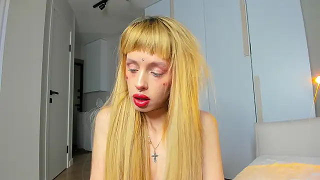 FlowerOfSin2001 online show from May 2026 05:42:01 PM