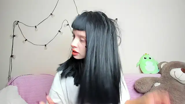 FlowerOfSin2001 online show from September 2025 04:23:02 PM