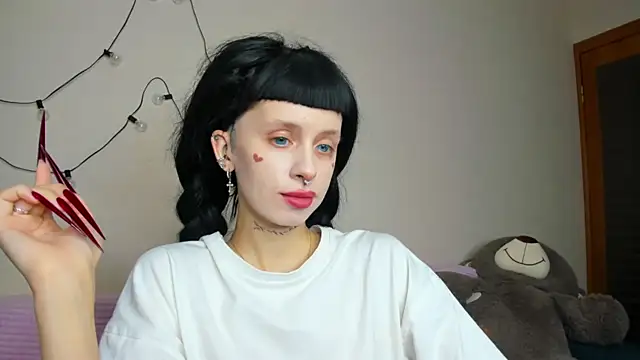 FlowerOfSin2001 online show from September 2025 12:49:02 PM