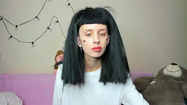 FlowerOfSin2001 online show from October 2025 04:19:01 PM