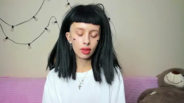 FlowerOfSin2001 online show from October 2025 03:57:02 PM