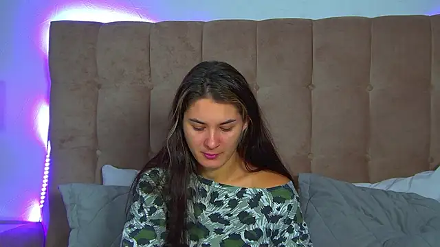 Snapshot of RachelSimpson chatting on November 2025 06:22:02 PM RachelSimpson online show from November 2025 06:22:02 PM