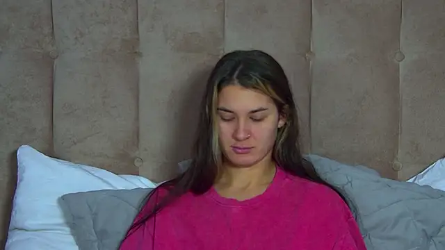 Snapshot of RachelSimpson chatting on November 2025 06:23:01 PM RachelSimpson online show from November 2025 06:23:01 PM