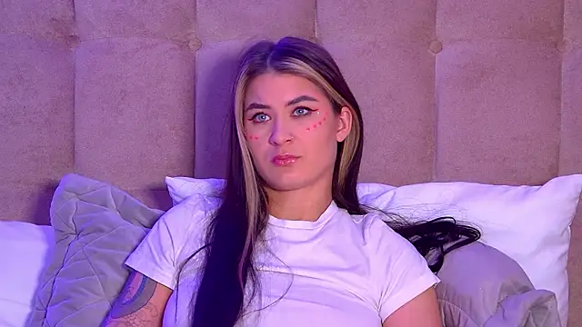 Snapshot of RachelSimpson chatting on March 2025 09:27:01 PM RachelSimpson online show from March 2025 09:27:01 PM