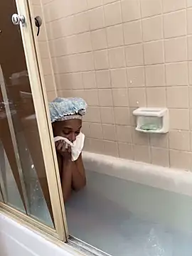 Jasmine FullsShine online show from January 2026 10:07:01 AM