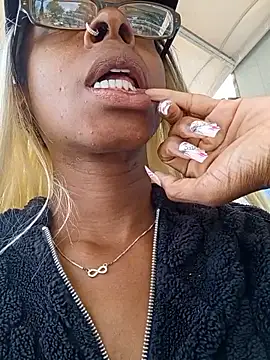 Jasmine FullsShine online show from April 2026 10:02:02 PM