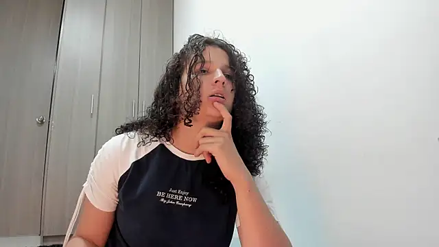 Snapshot of Cositarica_ chatting on October 2025 01:45:01 PM Cositarica online show from October 2025 01:45:01 PM