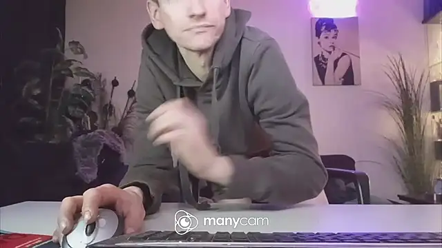 Snapshot of der_dino30 chatting on March 2025 04:34:02 AM der dino30 online show from March 2025 04:34:02 AM