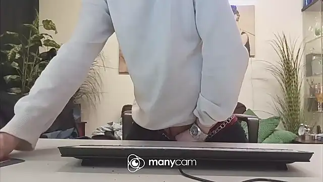 Snapshot of der_dino30 chatting on March 2025 12:53:01 AM der dino30 online show from March 2025 12:53:01 AM