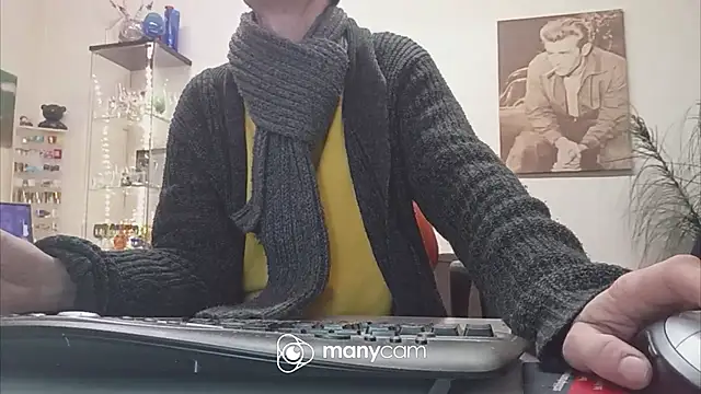 Snapshot of der_dino30 chatting on December 2024 11:00:02 AM der dino30 online show from December 2024 11:00:02 AM